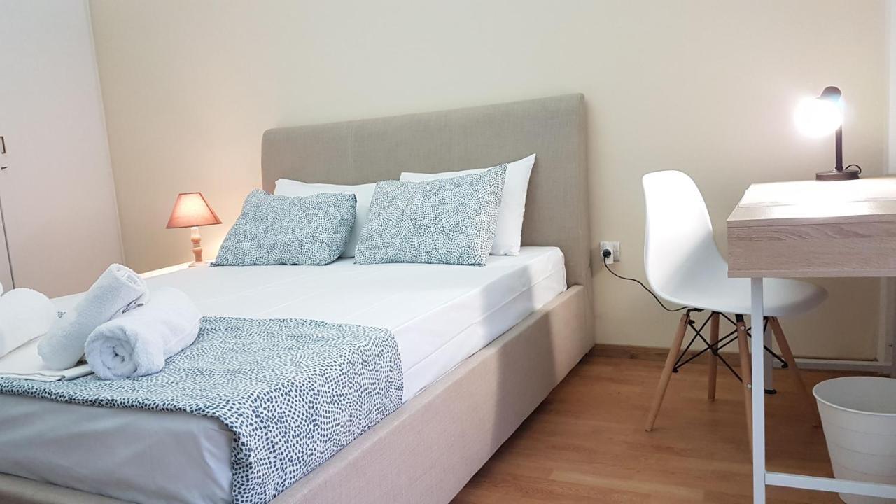 Apricot Apartment - Athens Center, 6 Bd, 2.5 Bath Buitenkant foto