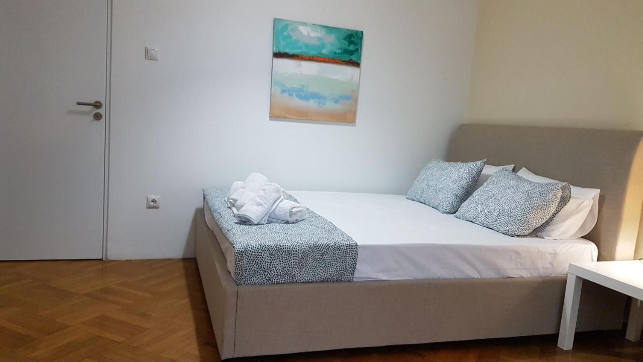 Apricot Apartment - Athens Center, 6 Bd, 2.5 Bath Buitenkant foto