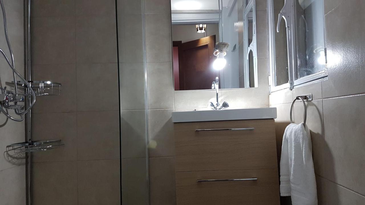 Apricot Apartment - Athens Center, 6 Bd, 2.5 Bath Buitenkant foto