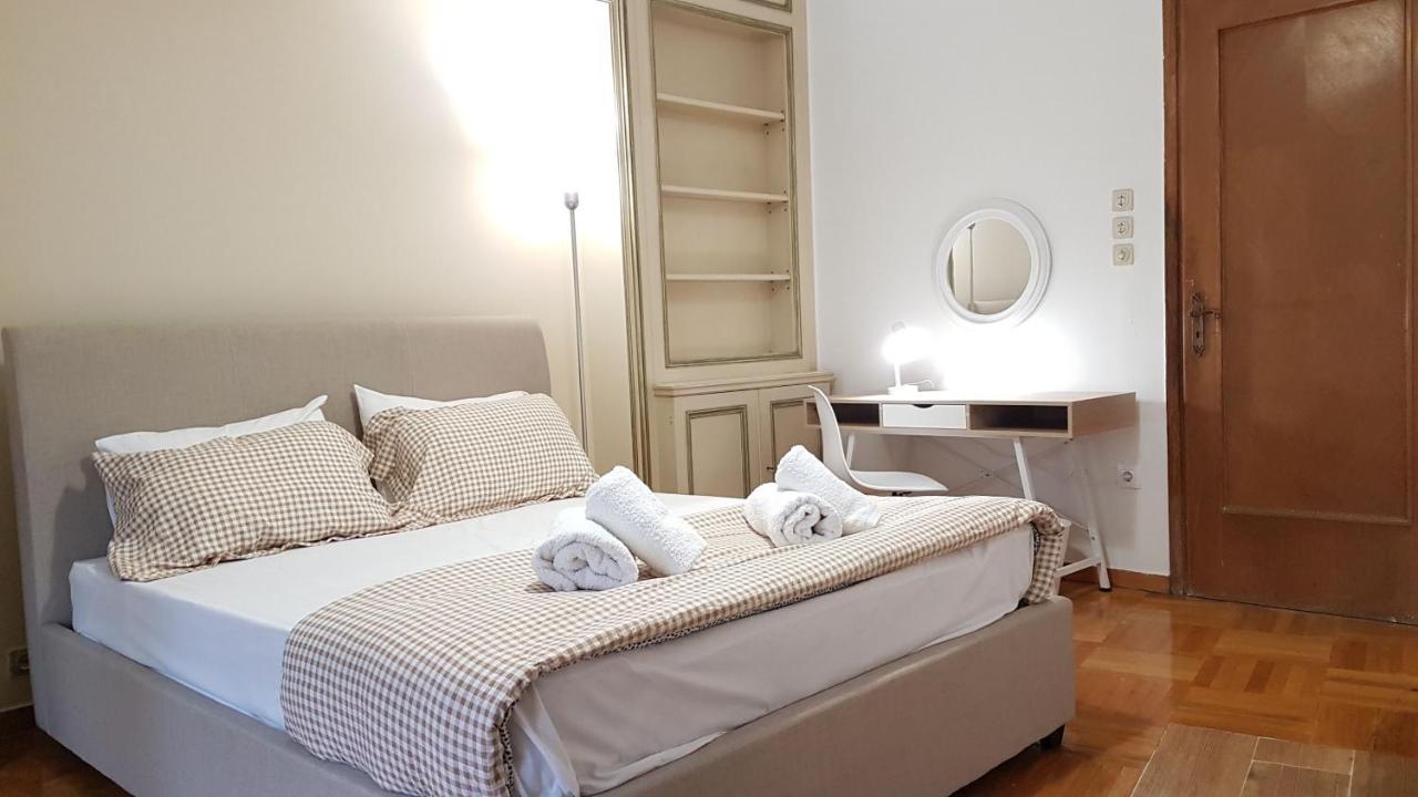 Apricot Apartment - Athens Center, 6 Bd, 2.5 Bath Buitenkant foto